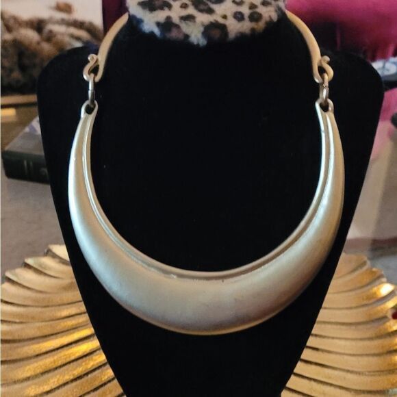 WIDE BRUSHED GOLD OMEGA - Picture 1 of 3